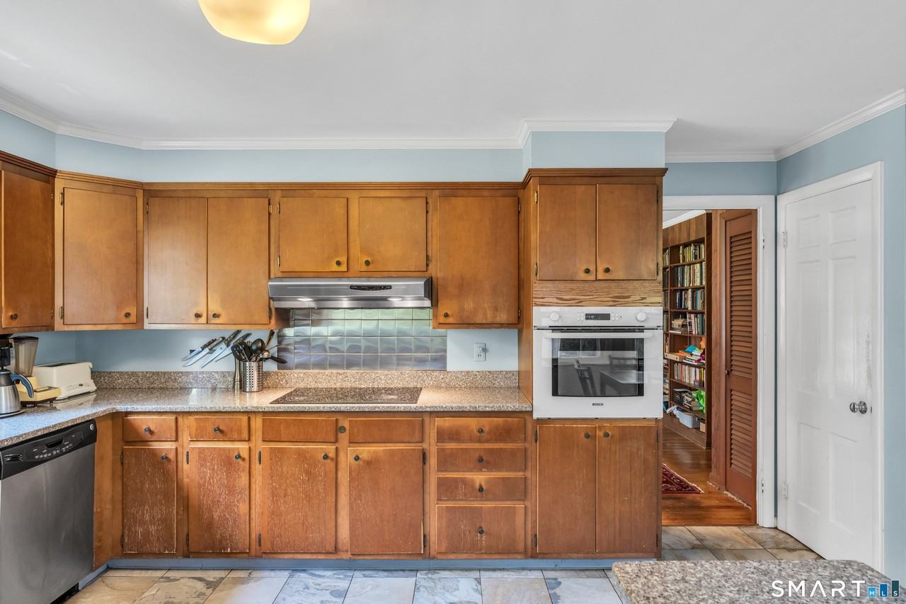 44 Liberty St - Photo 6 of 26