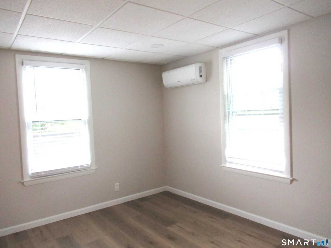 353 N Main St - Photo 5 of 11
