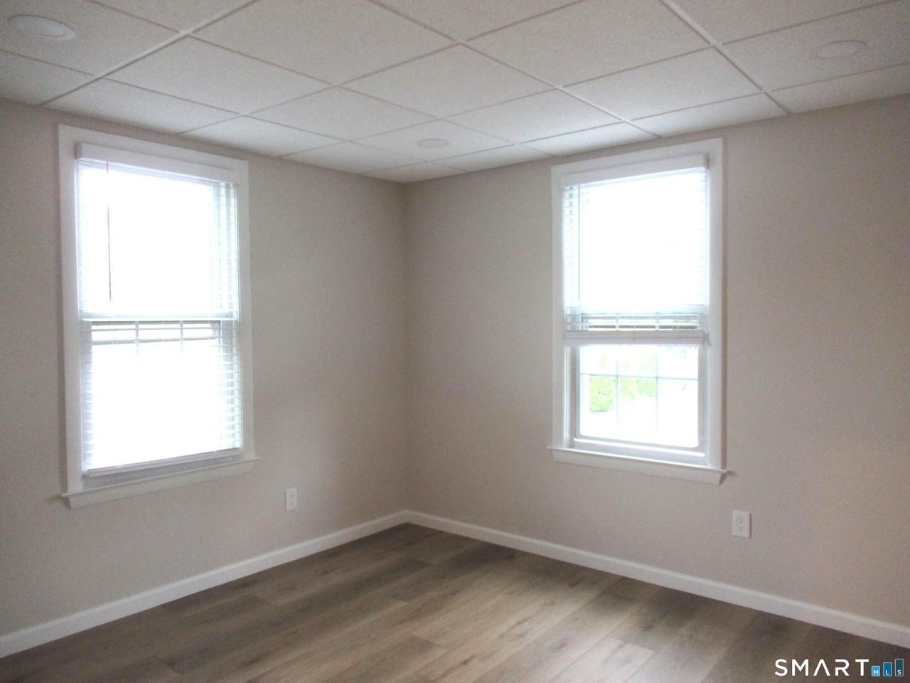 353 N Main St - Photo 6 of 11