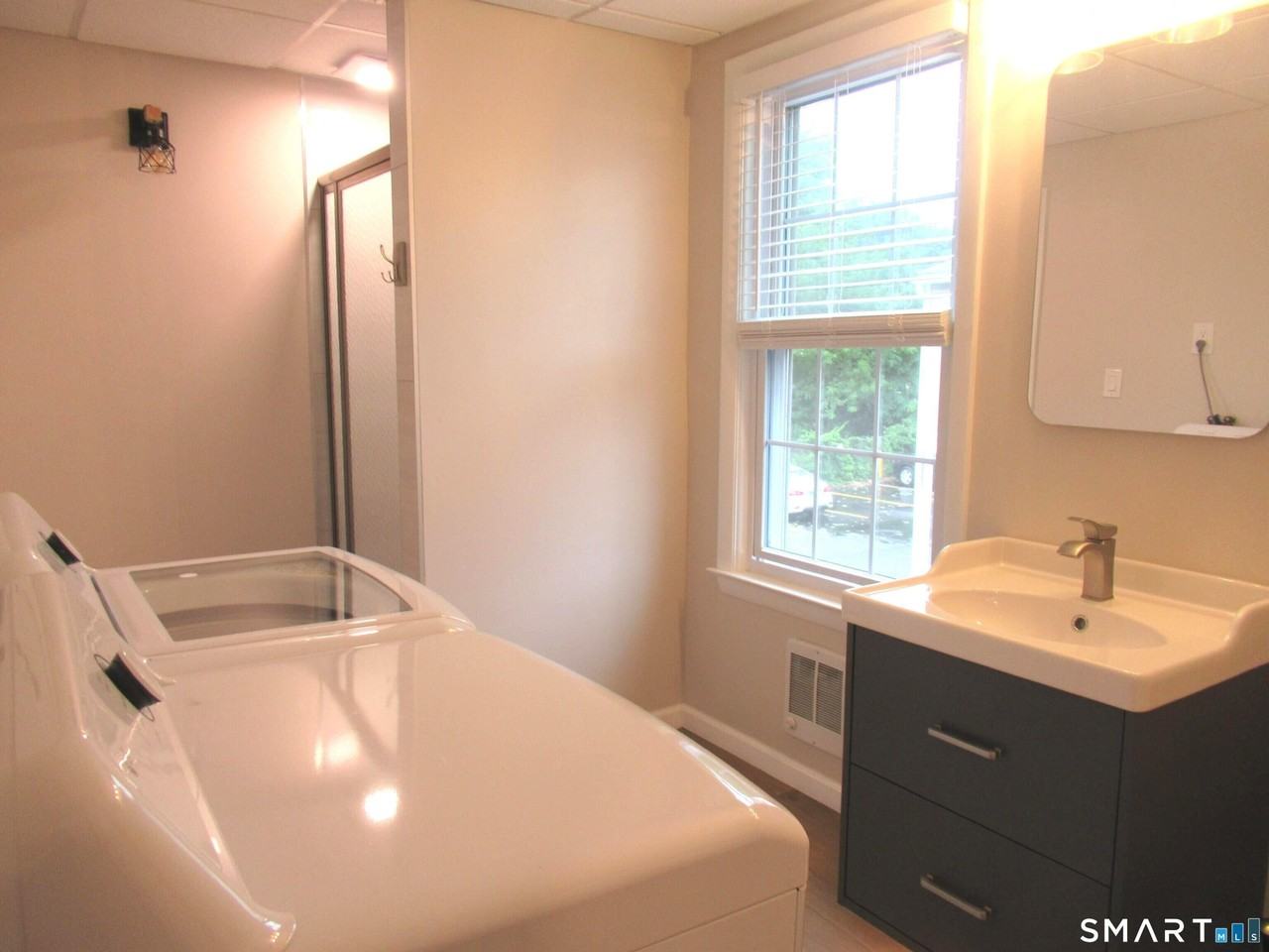 353 N Main St - Photo 7 of 11