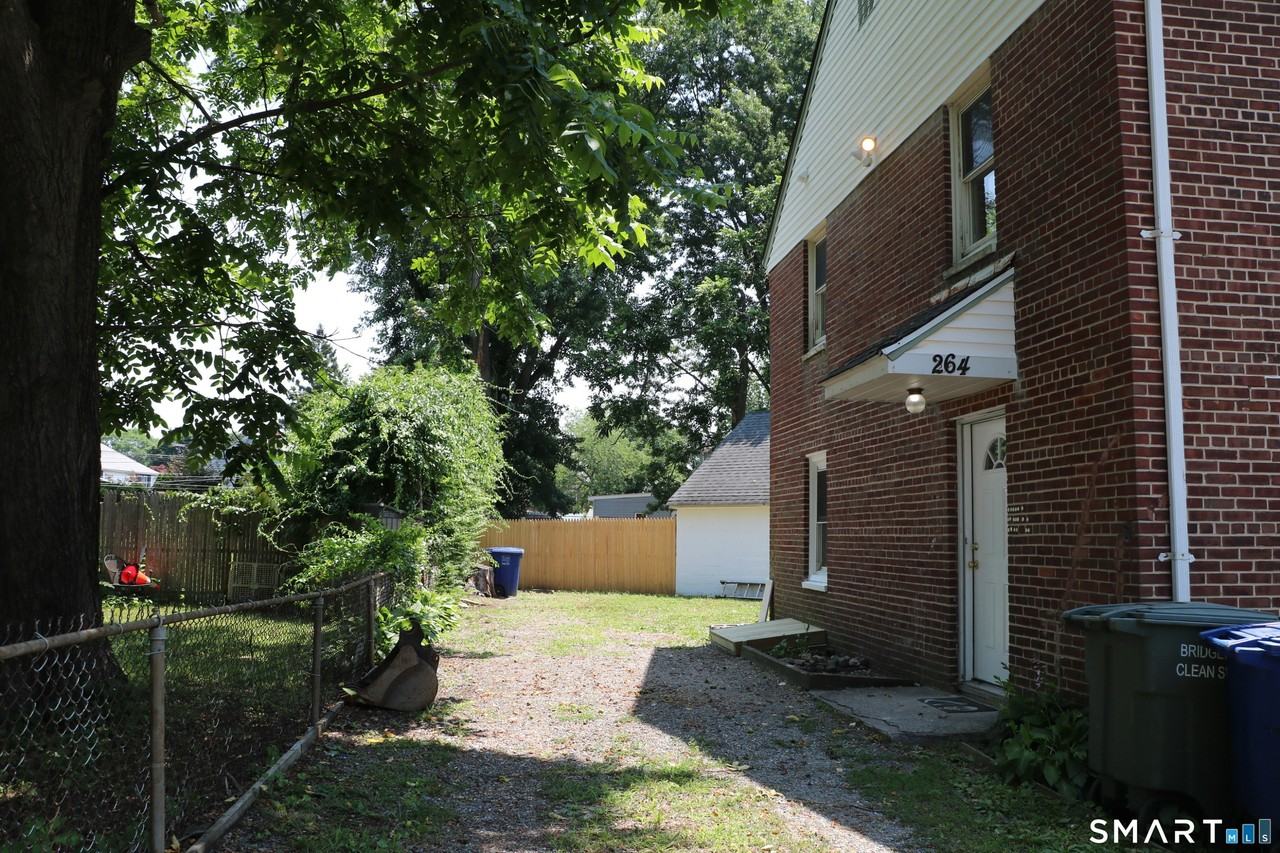264 Pearl Harbor St - Photo 2 of 39