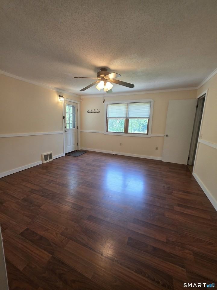 519 W Center Street Ext - Photo 3 of 10