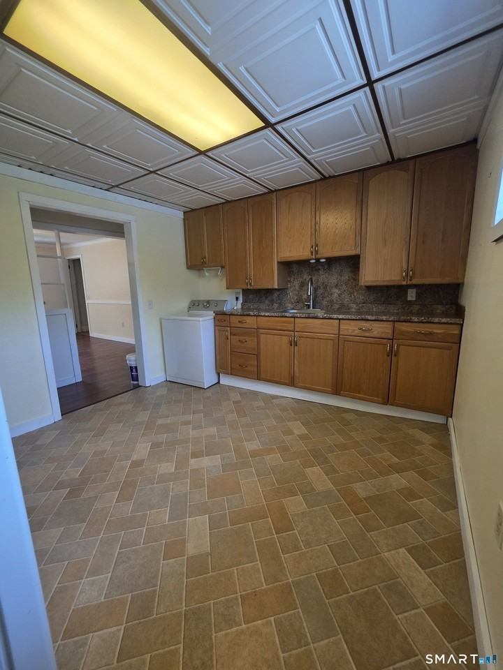 519 W Center Street Ext - Photo 5 of 10