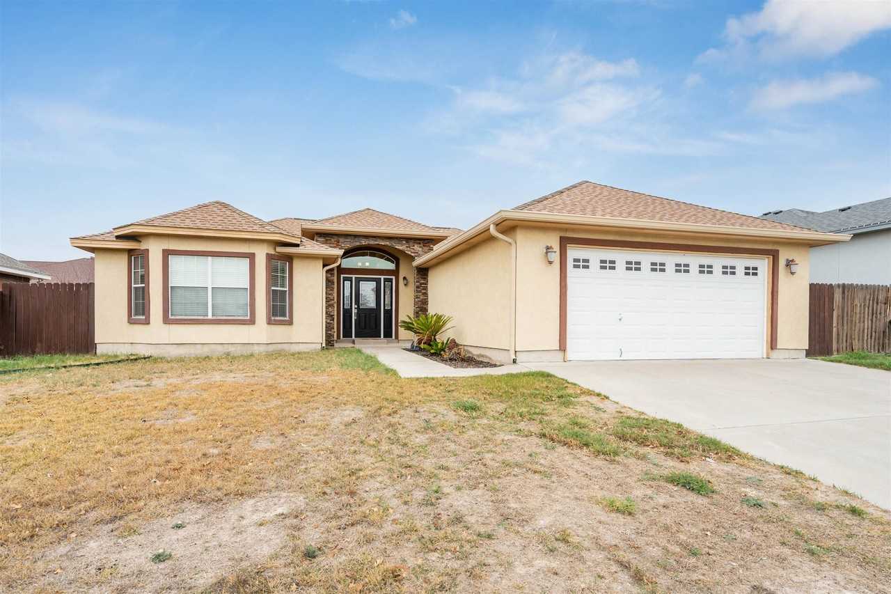 215 Javier Dr - Photo 2 of 28