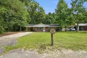 featured image of 106 Andrews Ave