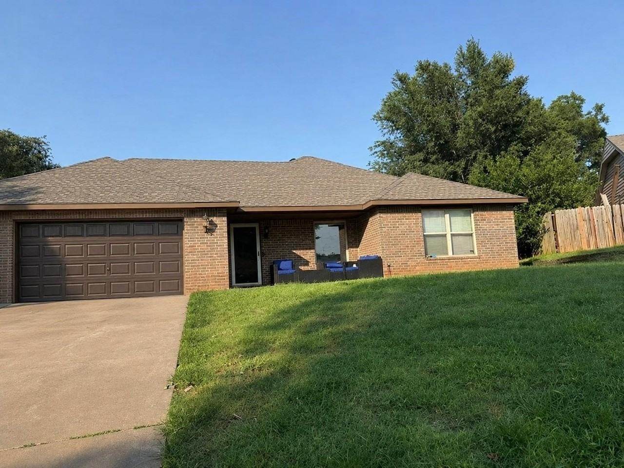 3215 Highland Dr