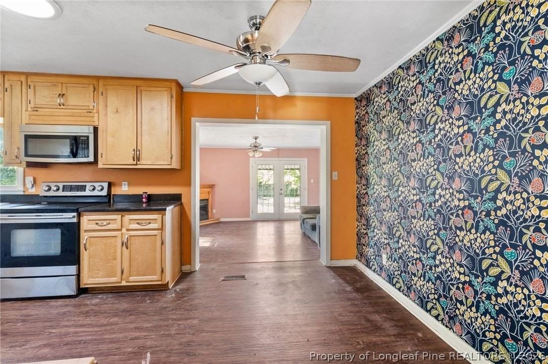 2815 Skycrest Dr - Photo 4 of 16