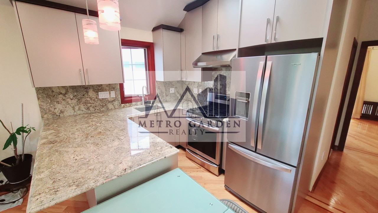 64-47 Dieterle Crescent - Photo 4 of 28