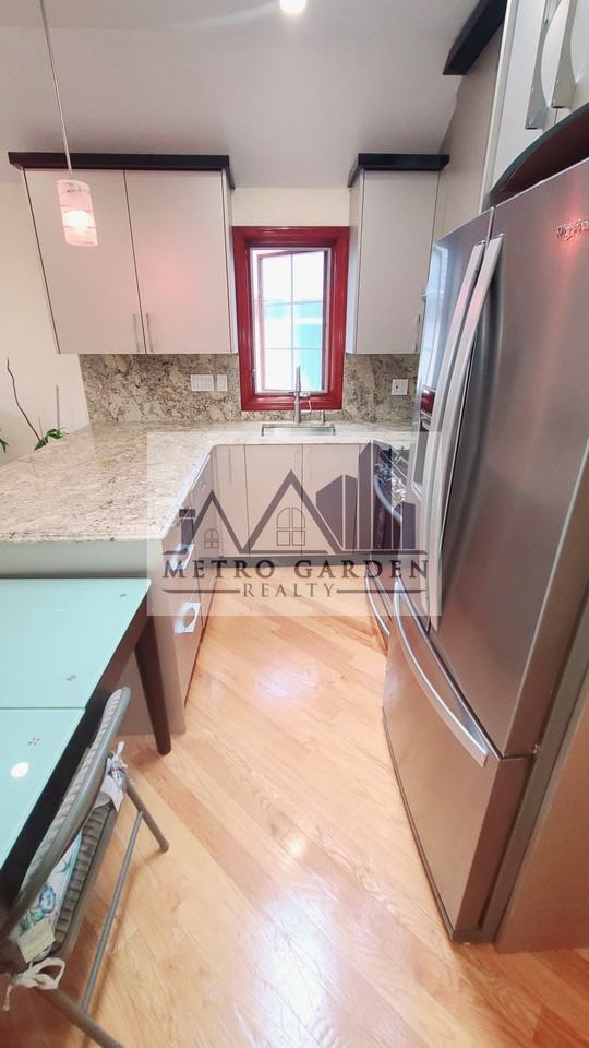 64-47 Dieterle Crescent - Photo 6 of 28