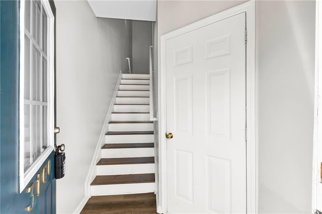 3160 Mill Springs Cir - Photo 2 of 39