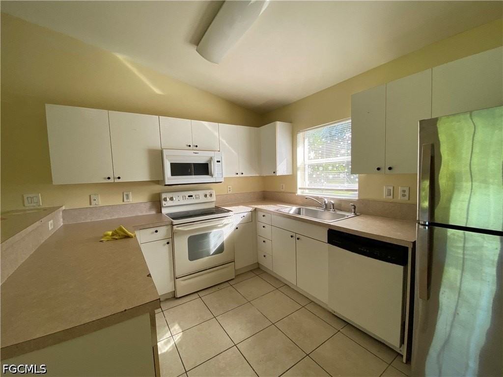4939 Leonard Blvd S - Photo 3 of 10