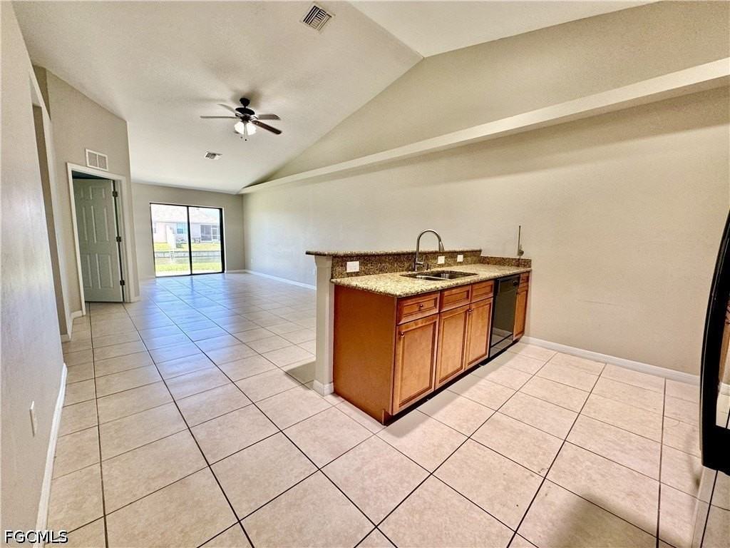 704 Se 6th Ter - Photo 4 of 14