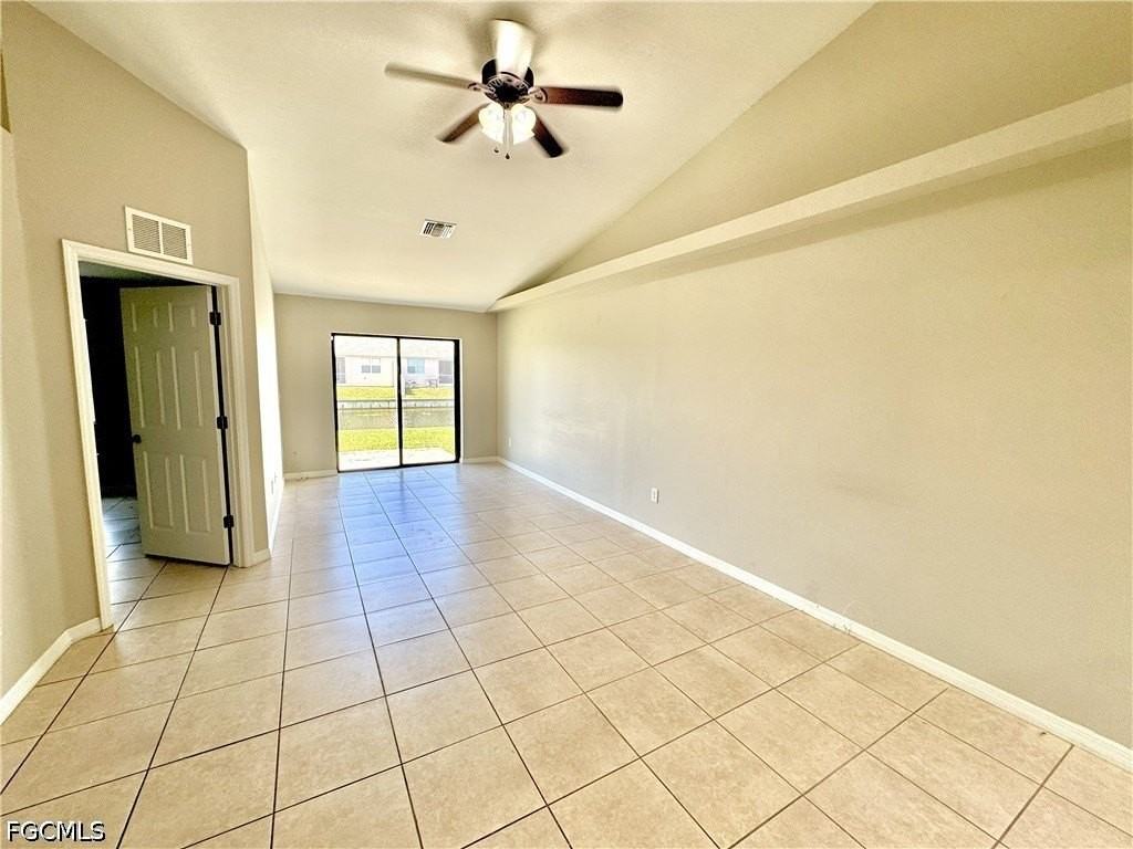 704 Se 6th Ter - Photo 5 of 14