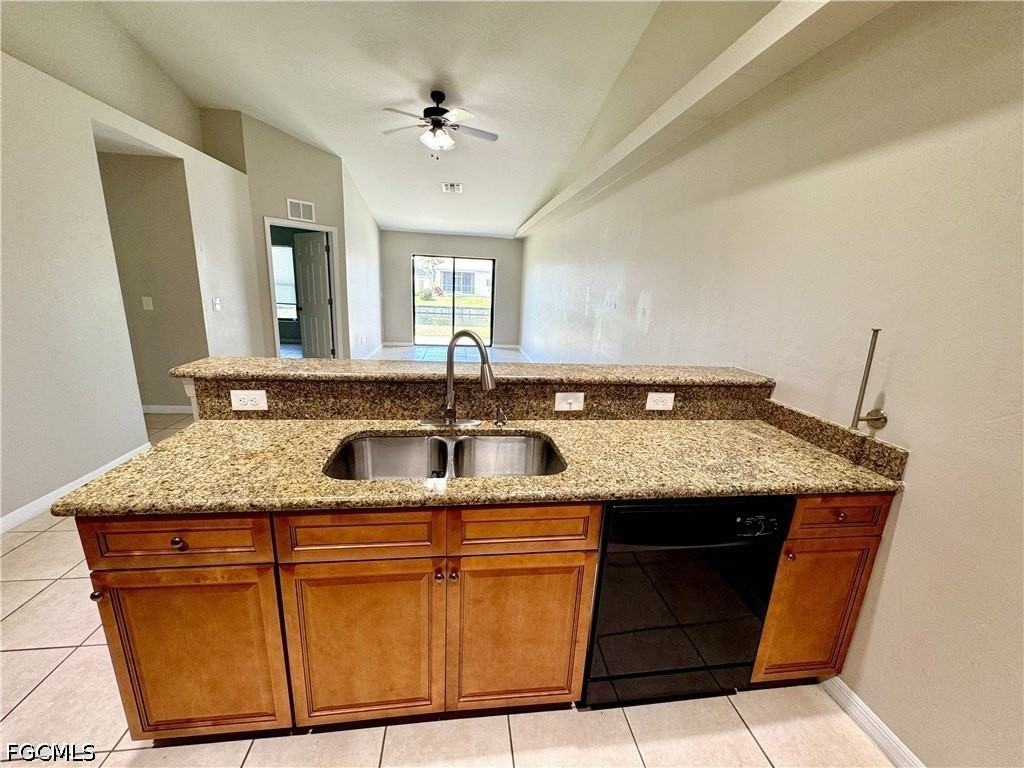 704 Se 6th Ter - Photo 6 of 14