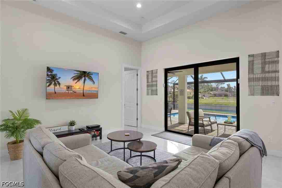 1137 Sw 18th Ct - Photo 2 of 35
