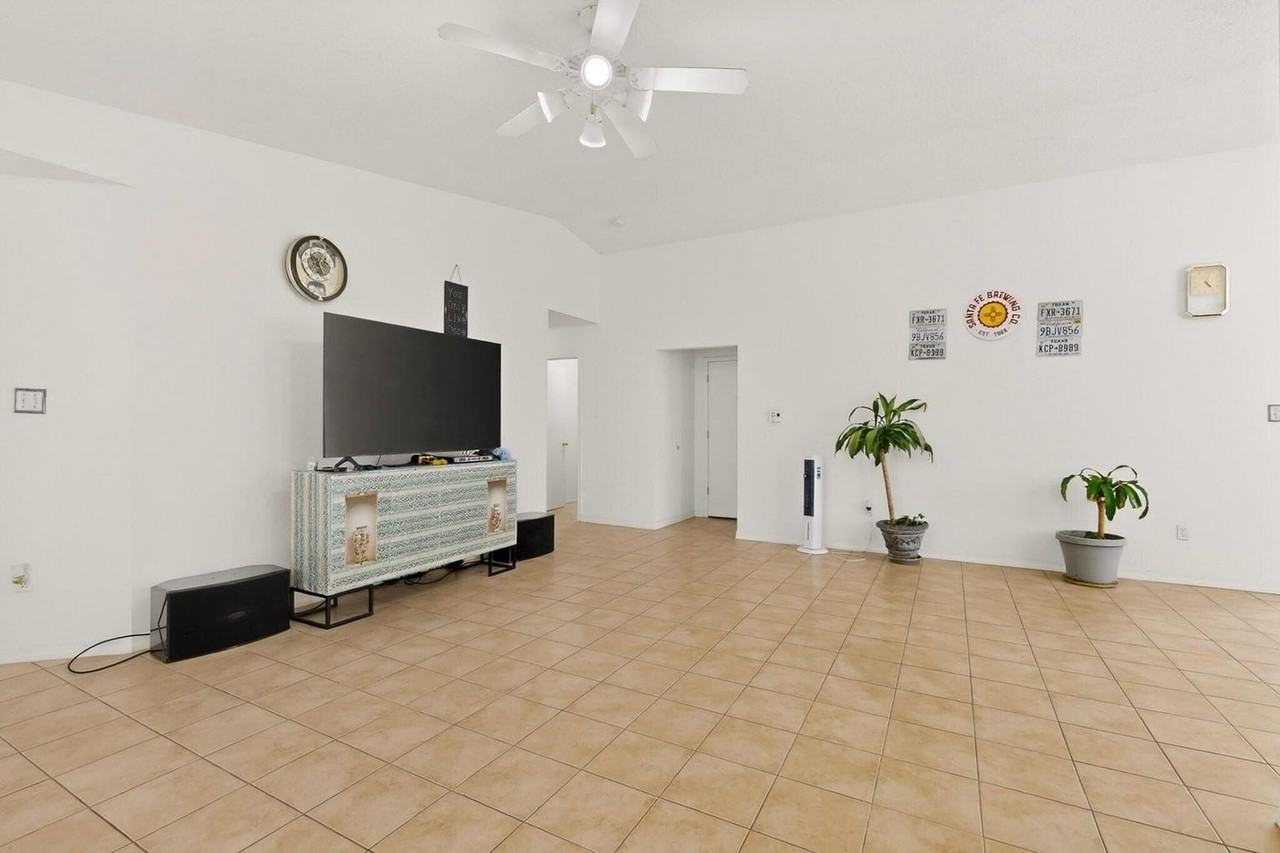 531 Manistee St Se - Photo 6 of 31