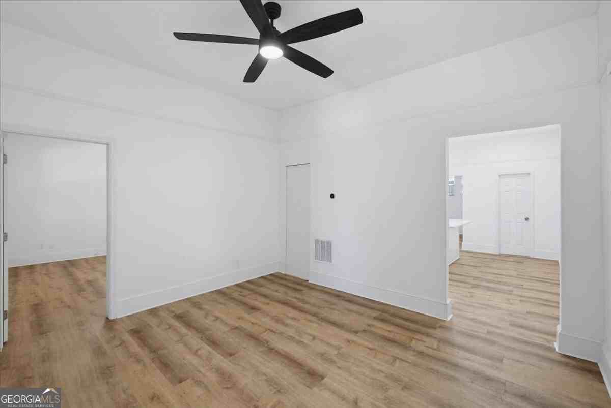 498 Connally St Se - Photo 4 of 26