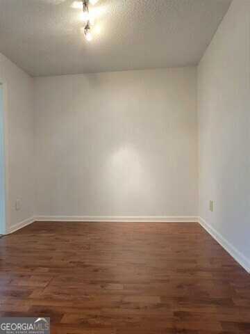 4063 Coopers Hill Dr Se - Photo 5 of 14
