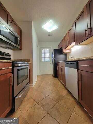 4063 Coopers Hill Dr Se - Photo 6 of 14