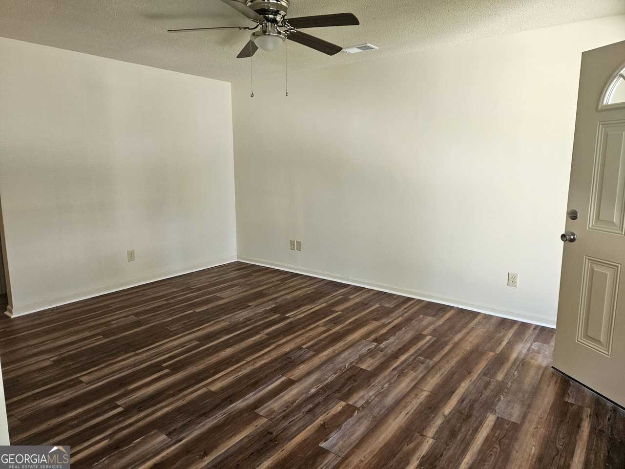 103 Simmons Rd - Photo 2 of 8