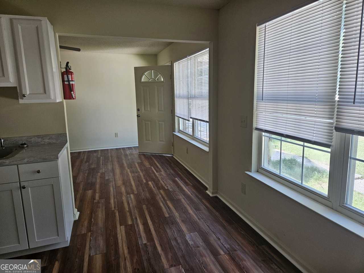 103 Simmons Rd - Photo 3 of 8