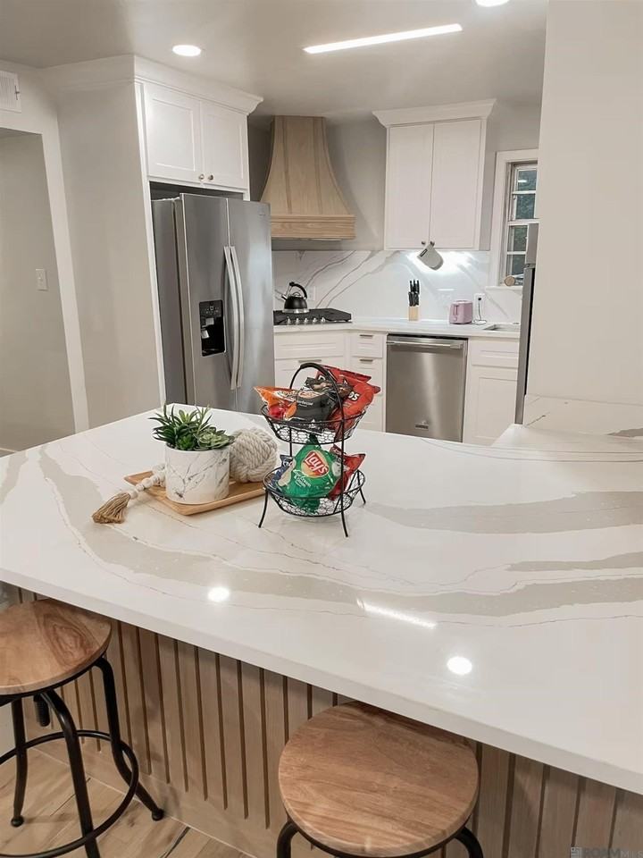 5355 Boone Ave - Photo 2 of 19