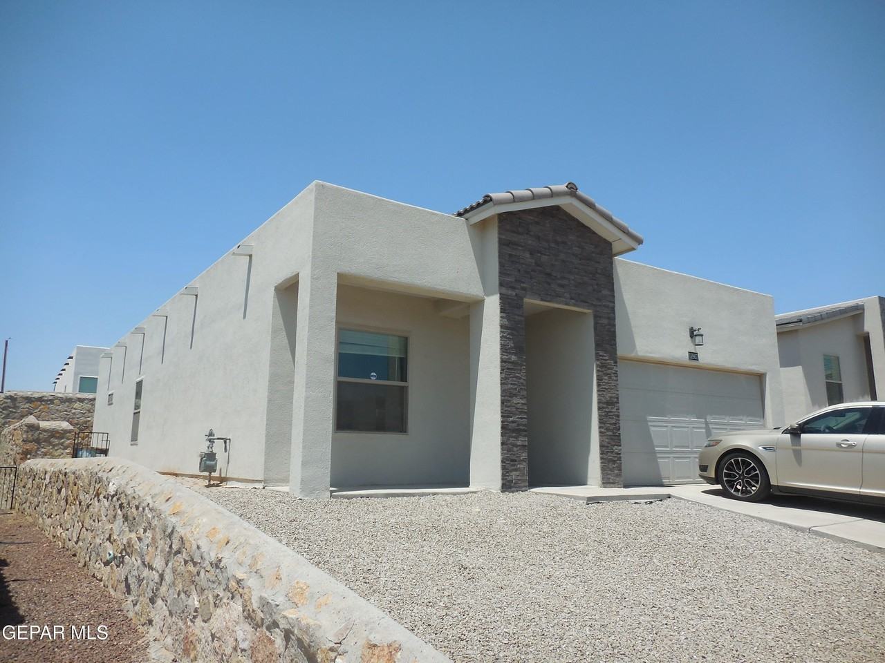 12867 Ivelet Ct - Photo 2 of 37