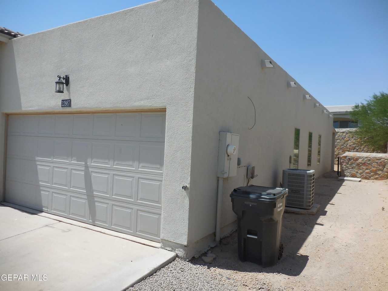 12867 Ivelet Ct - Photo 4 of 37