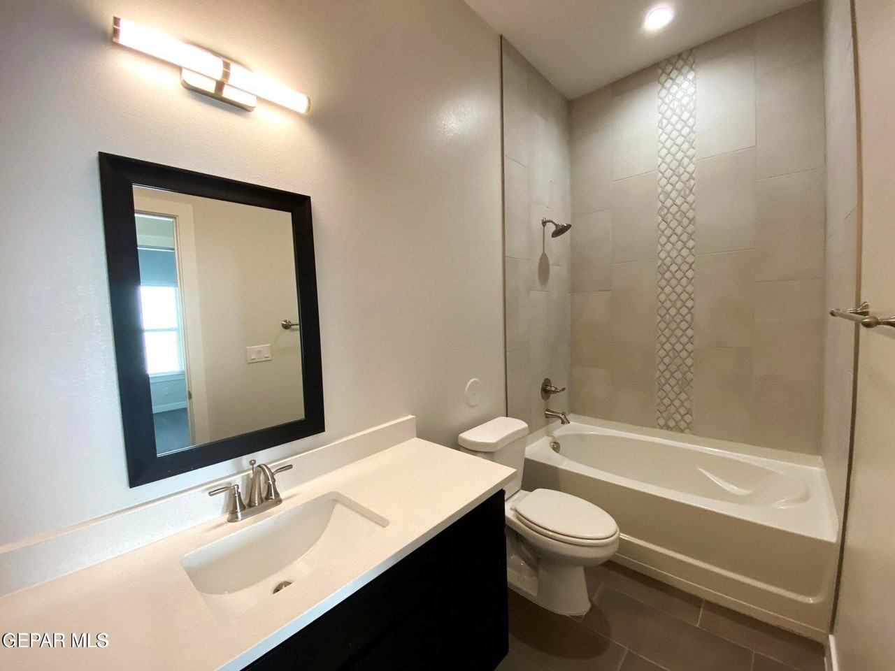 14529 Petralia Ave - Photo 4 of 22