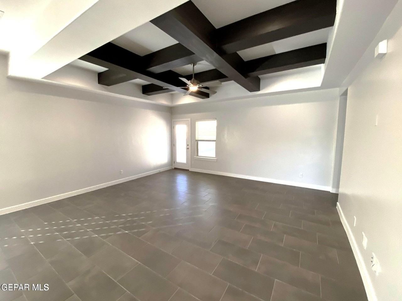 14529 Petralia Ave - Photo 6 of 22