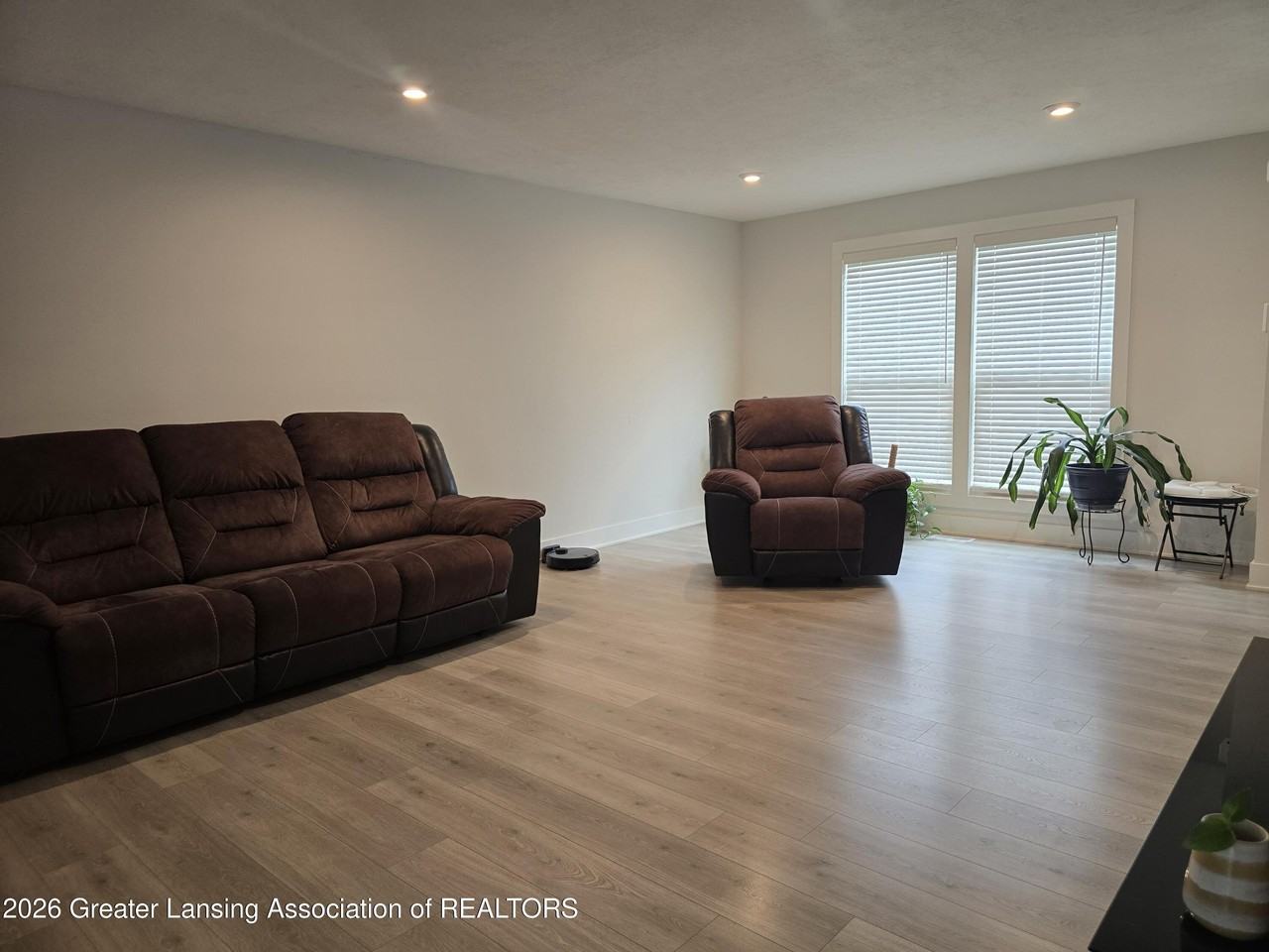 3847 Zaharas Ln - Photo 4 of 14