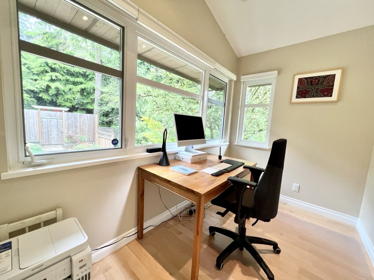 1040 W 19th St - Photo 9