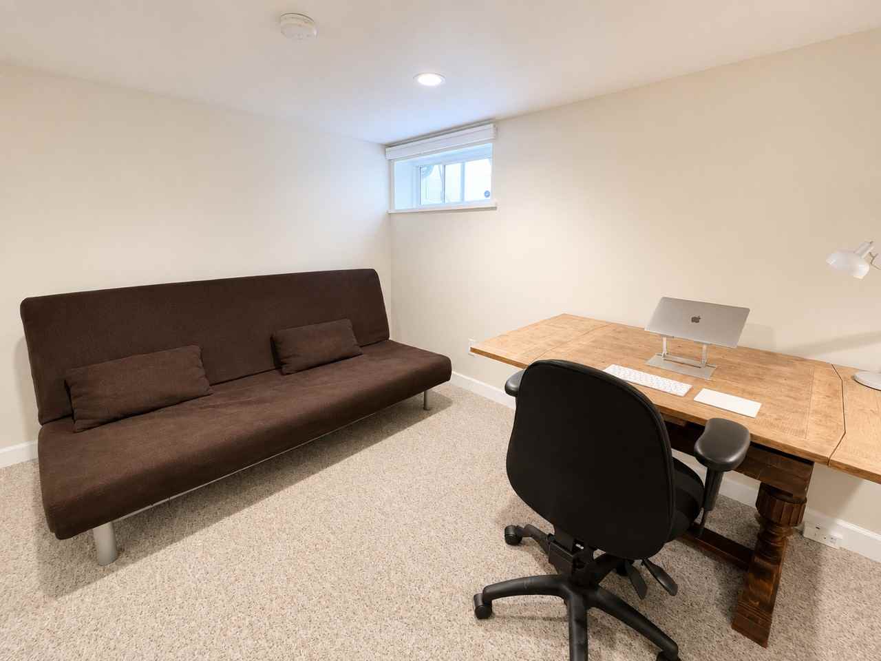 1040 W 19th St - Photo 15