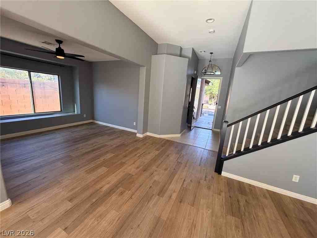 8137 Slate Falls St - Photo 4 of 36