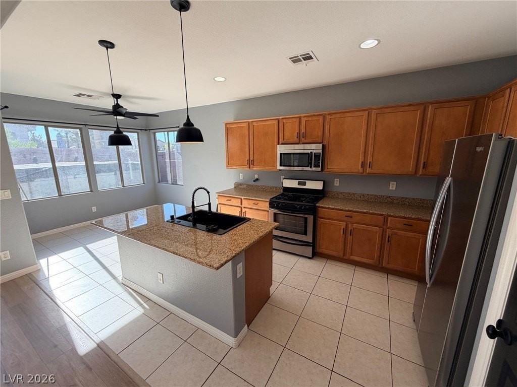 8137 Slate Falls St - Photo 7 of 36