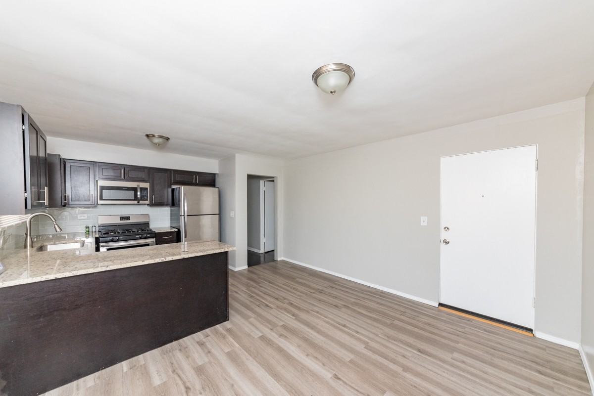 3058 N Kostner Ave #2W - Photo 4 of 11