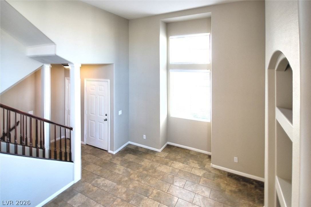 8400 Tiger Woods Ave - Photo 3 of 30