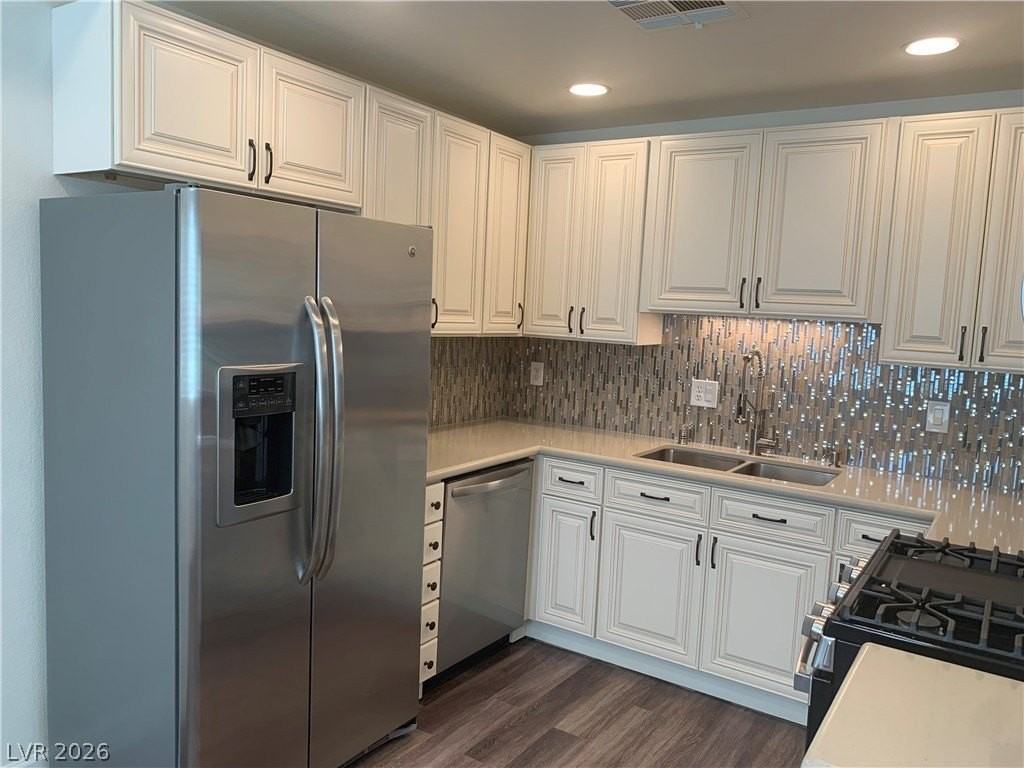 424 Pine Haven St #106 - Photo 4 of 34