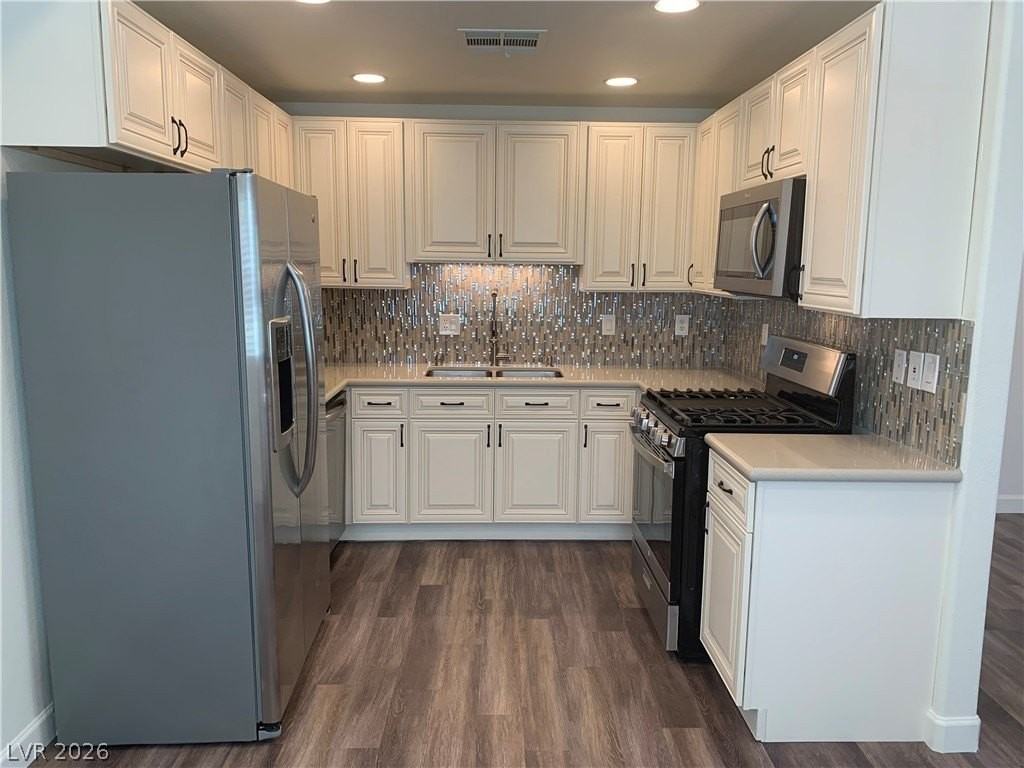 424 Pine Haven St #106 - Photo 5 of 34