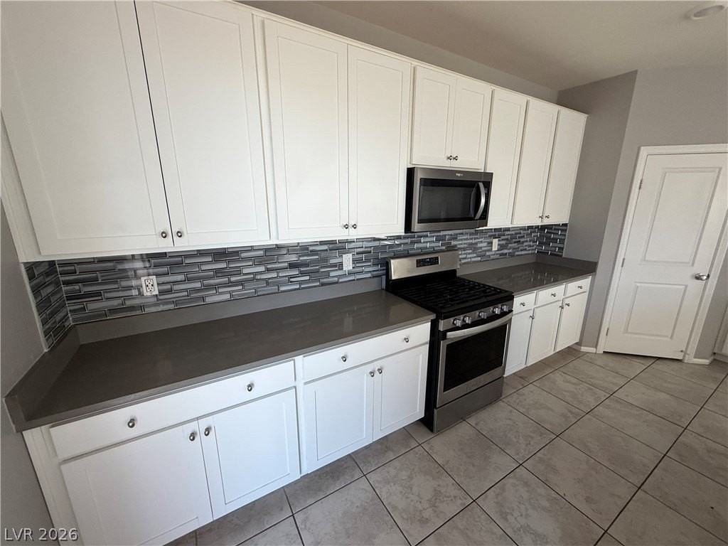 9757 W Meranto Ave - Photo 4 of 17