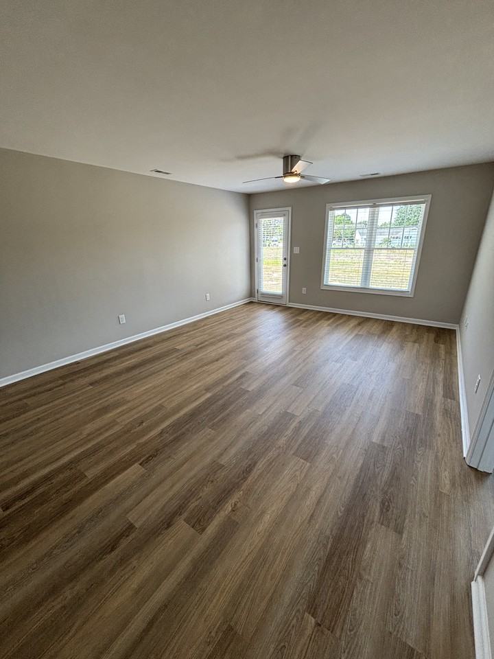 107 Berkshire Cir #1 - Photo 3 of 9