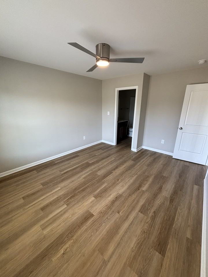 107 Berkshire Cir #1 - Photo 4 of 9