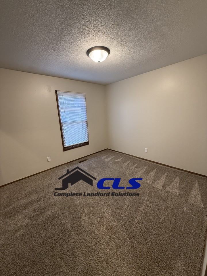 4276 S Kian St - Photo 7 of 11