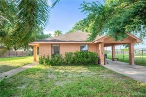 featured image of 2702 Bluejay St