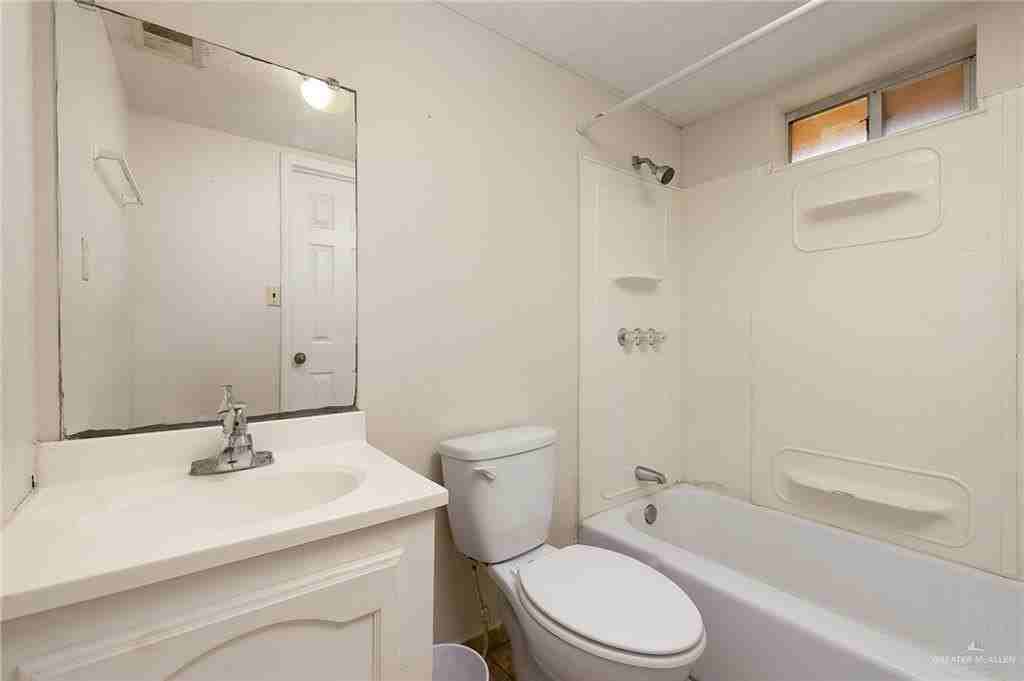 214 E 3rd St - Photo 7 of 10