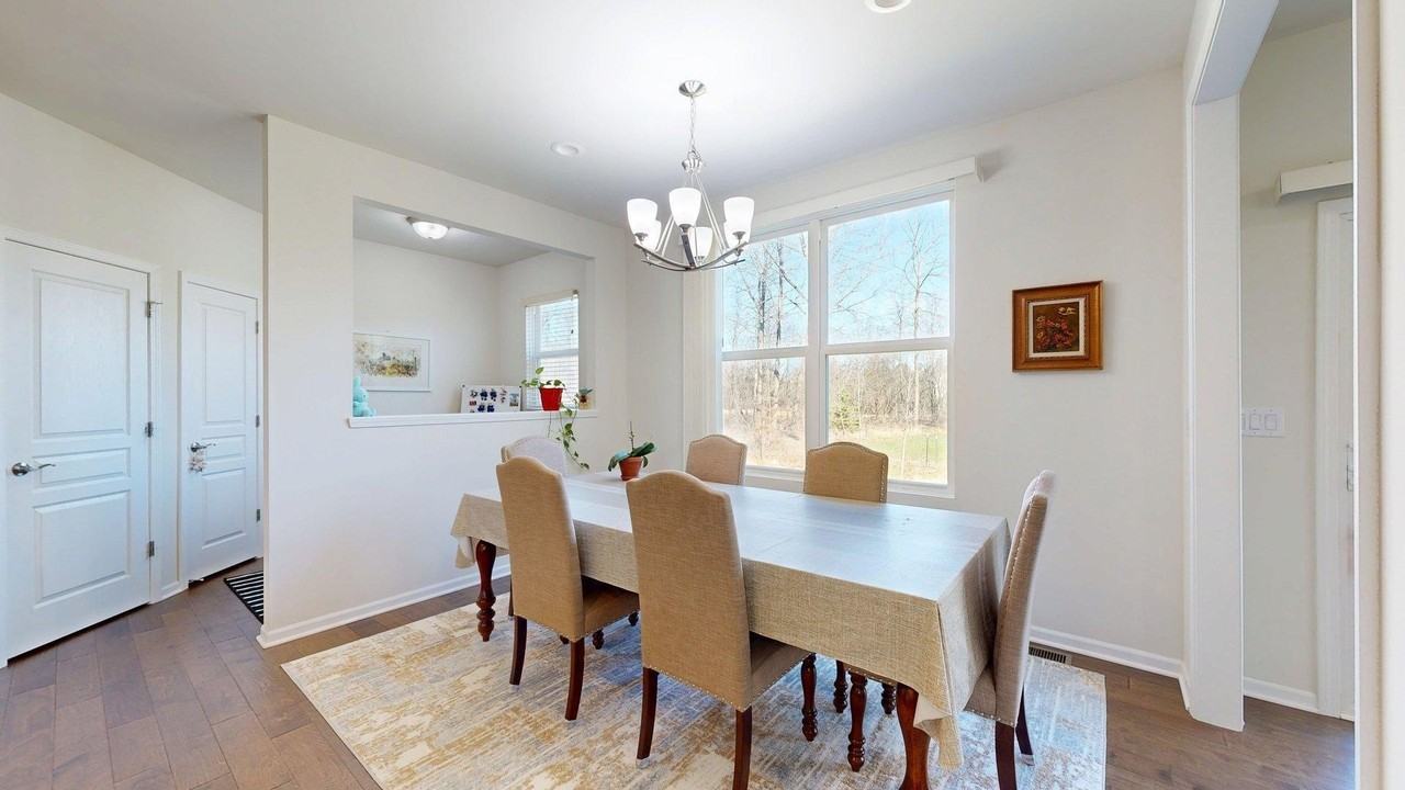2901 Dillon Dr - Photo 4 of 22