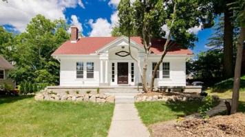 featured image of 1435 Broadway St