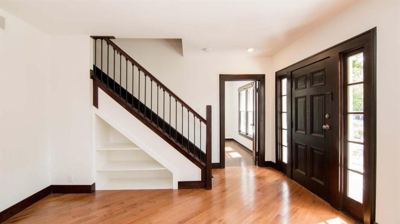 1435 Broadway St - Photo 5 of 32
