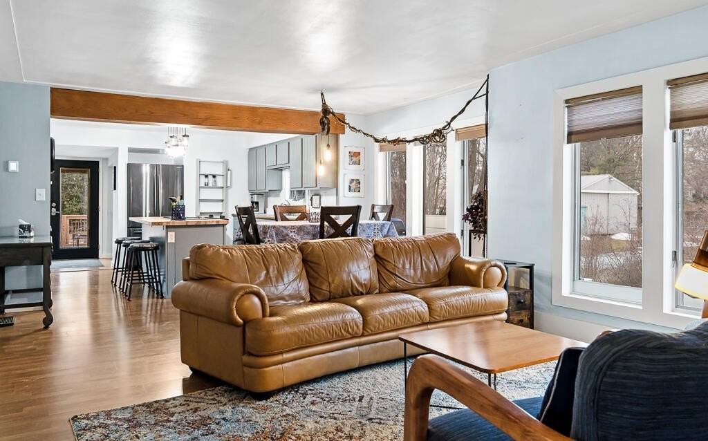 309 Friant St - Photo 4 of 37