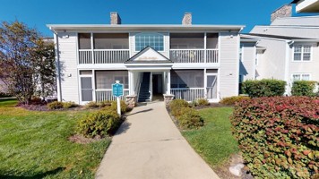 featured image of 2785 S Knightsbridge Cir